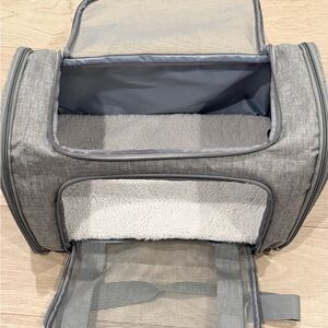 Gray Pet Carrier Bag For Cats or Small Dogs